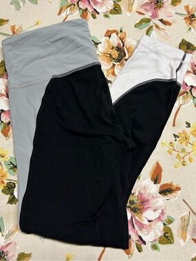 Athleta Colorblock Leggings in Black, Light Gray, and White Size Small